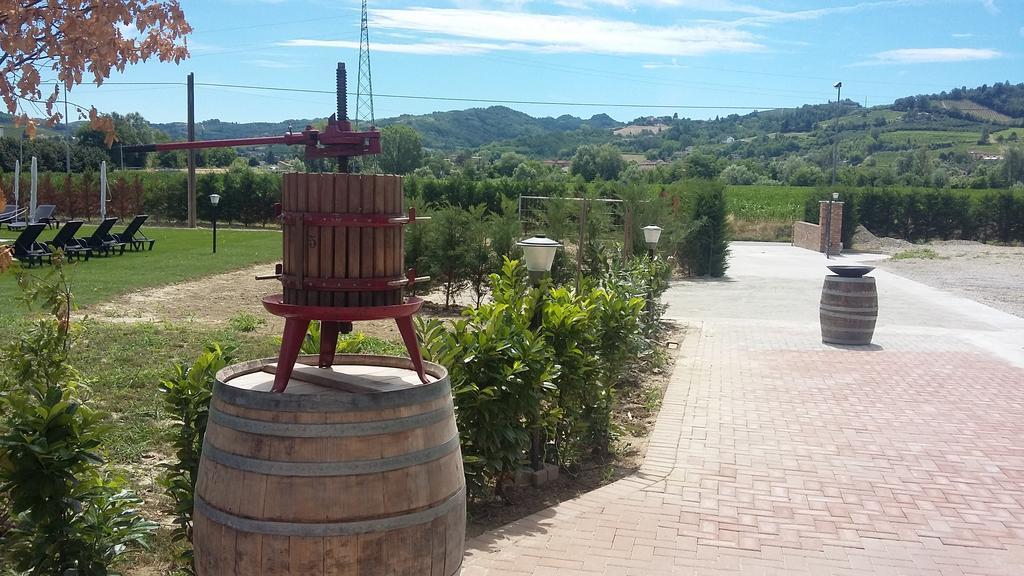 فندق Cascina Vecchia Calamandrana المظهر الخارجي الصورة