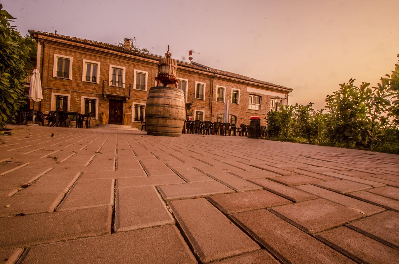 فندق Cascina Vecchia Calamandrana المظهر الخارجي الصورة